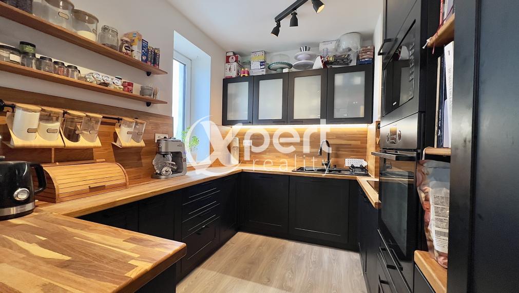 Slnečný 3 izbový byt v obľúbenej lokalite na predaj