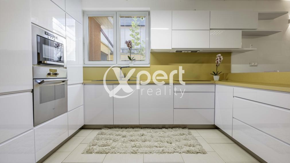 MODERNÝ DIZAJN A VEĽKOLEPÝ PRIESTOR