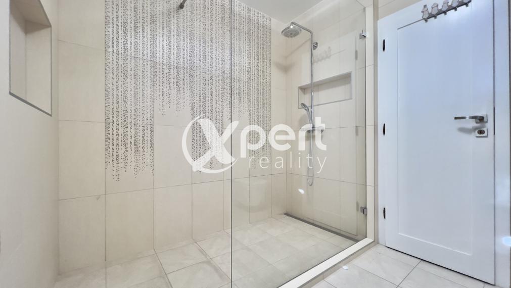 MODERNÝ DIZAJN A VEĽKOLEPÝ PRIESTOR