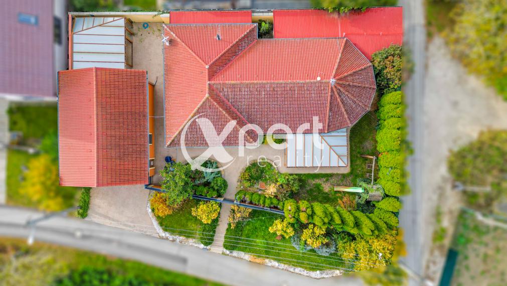 MODERNÝ DIZAJN A VEĽKOLEPÝ PRIESTOR