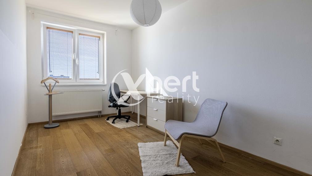 3 IZBOVÝ BYT NA PREDAJ AJ SO ZARIADENÍM