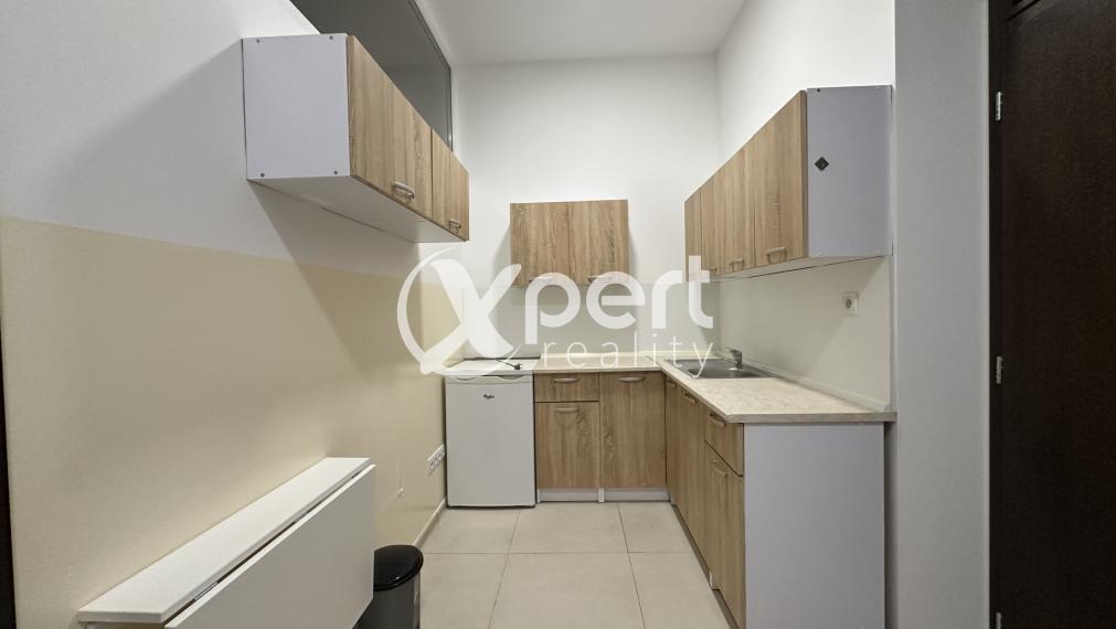 Na prenájom polyfunkčná budova, kancelárie, obchodné priestory a služby