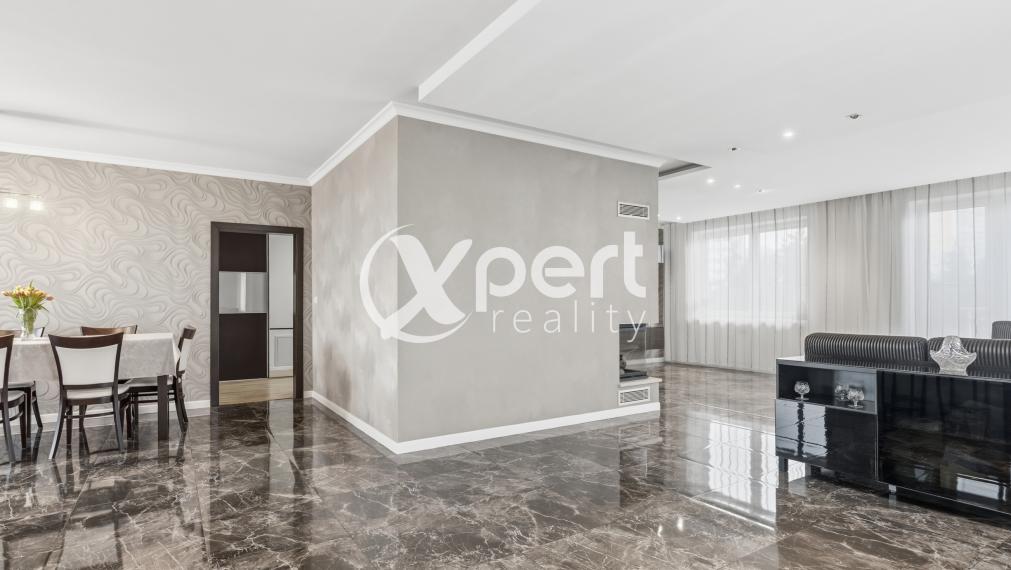 „Hľadáte bývanie, kde niet priestoru pre kompromisy?“ 4-izbový penthouse na najvyššom poschodí s terasami, krbom a absolútnym súkromím na Kramároch.