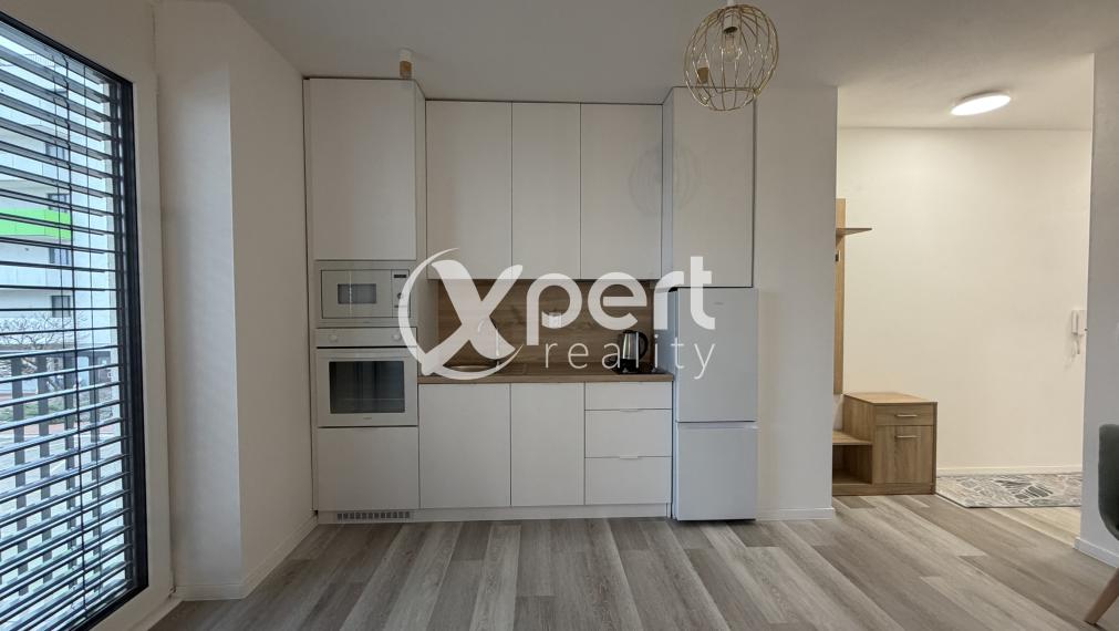 Prenájom 2 izbového bytu s parkovacím státím v podzemnej garáži