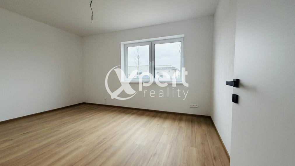 4-IZBOVÝ RODINNÝ DOM NA PREDAJ V NOVEJ LOKALITE - TOPOĽNICA