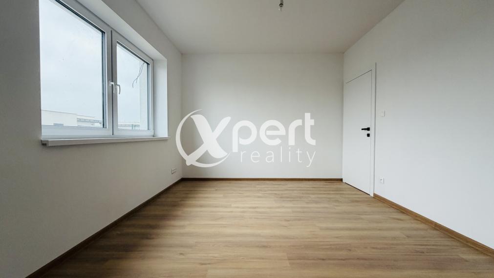 4-IZBOVÝ RODINNÝ DOM NA PREDAJ V NOVEJ LOKALITE - TOPOĽNICA