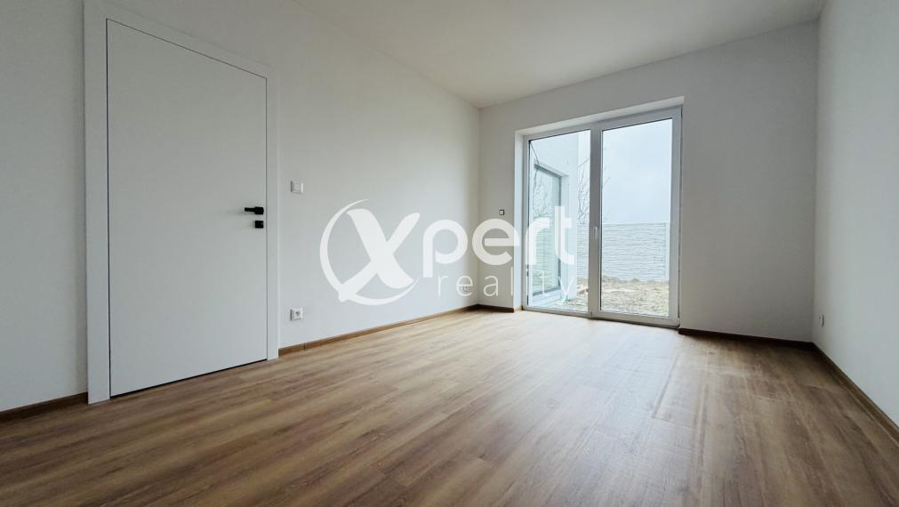 4-IZBOVÝ RODINNÝ DOM NA PREDAJ V NOVEJ LOKALITE - TOPOĽNICA