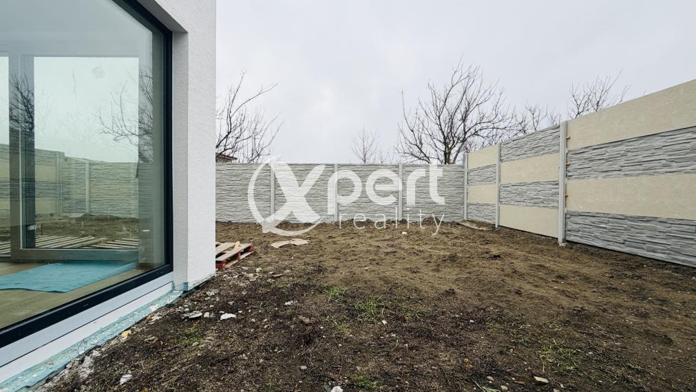 4-IZBOVÝ RODINNÝ DOM NA PREDAJ V NOVEJ LOKALITE - TOPOĽNICA