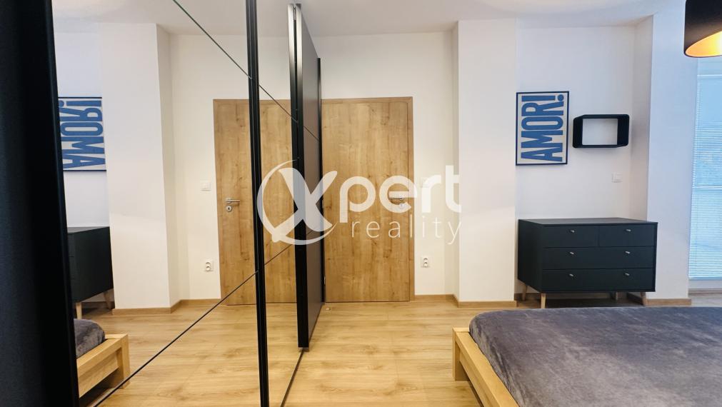 NOVINKA. 2 - Izbový byt na prenájom s parkovacím miestom