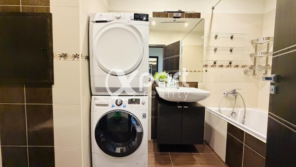 Slnečný 3 izbový byt v obľúbenej lokalite na predaj