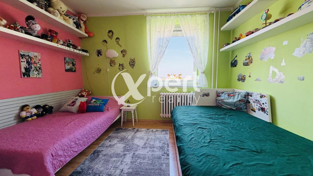 Slnečný 3 izbový byt v obľúbenej lokalite na predaj