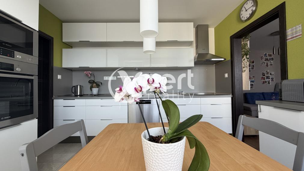 Na predaj slnečný 3 izbový byt v obľúbenej lokalite