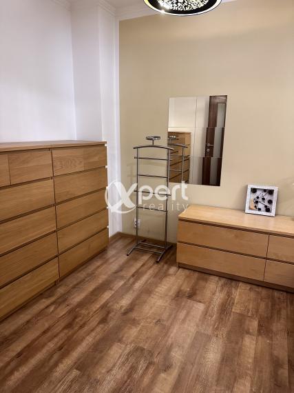 Zariadený, slnečný 3 i. byt v BA-Staré mesto