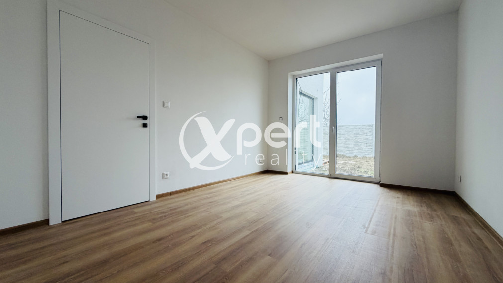 4-IZBOVÝ RODINNÝ DOM NA PREDAJ V NOVEJ LOKALITE - TOPOĽNICA