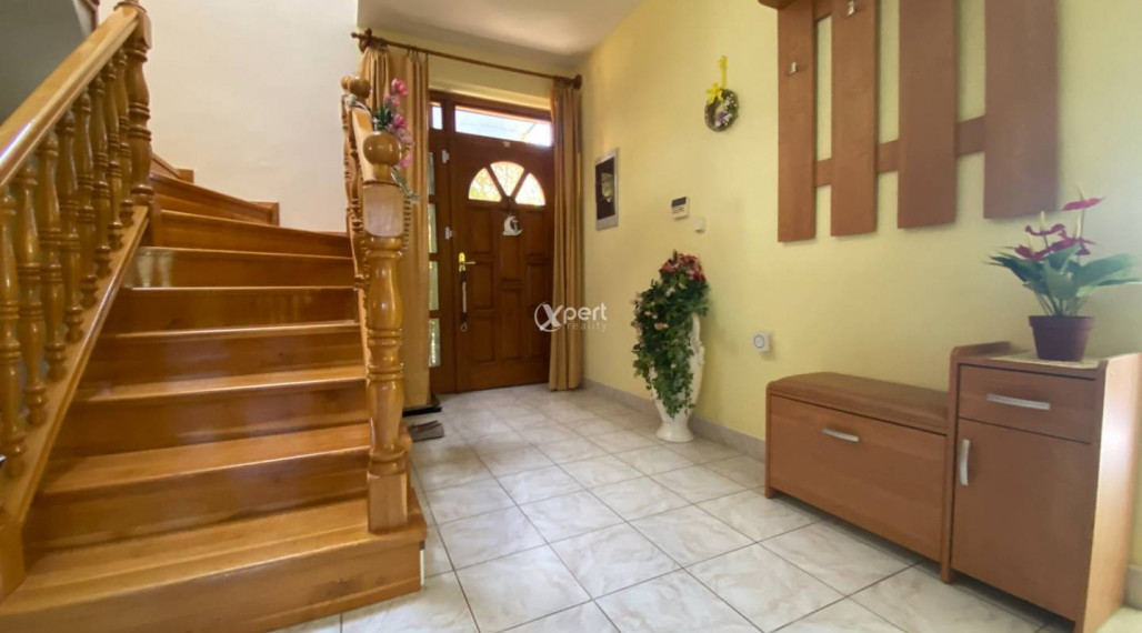 ZNÍŽENÁ CENA.NA PREDAJ RODINNÝ DOM PRIAMO V CENTRE