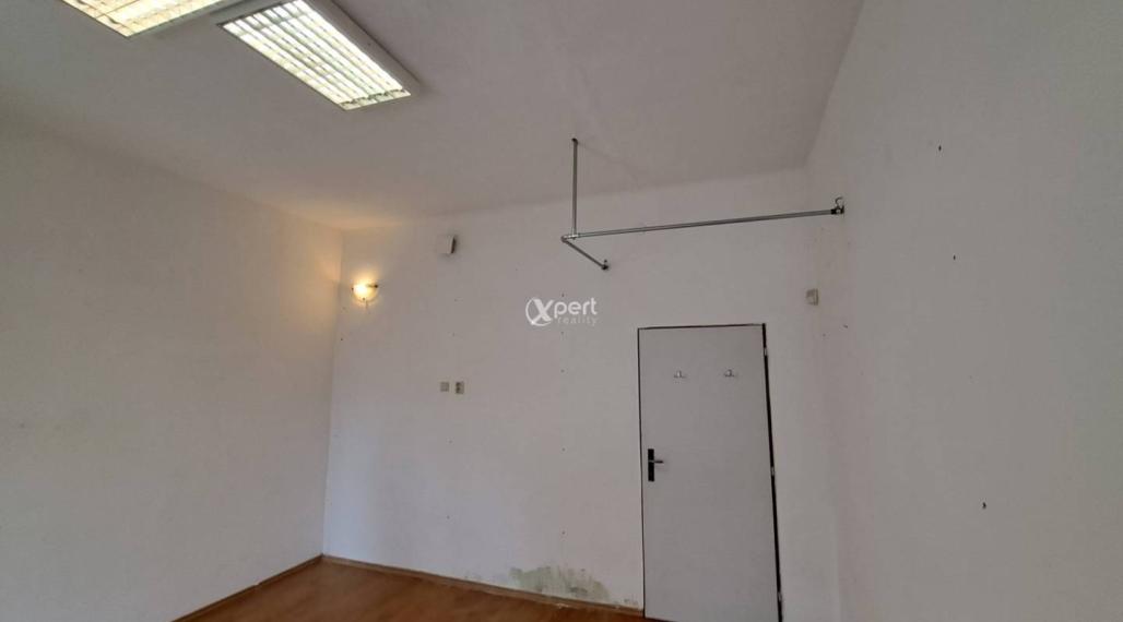  NA PRENÁJOM obchodný priestor, obchod na Hlavnej ceste VRAKÚŇ