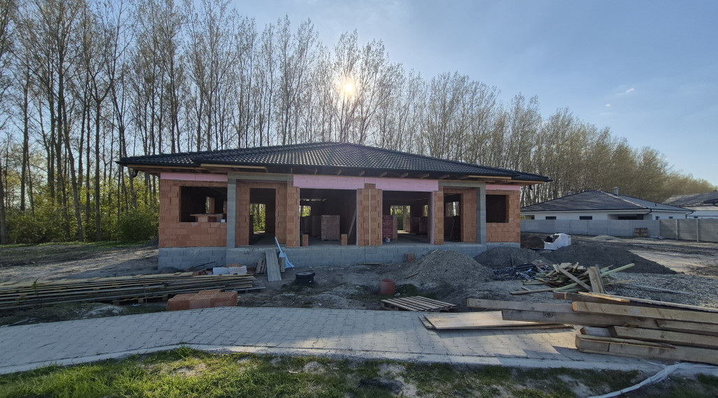 PREDAJ, 4 izbový RD s dvomi bytovými jednotkami v Dunajskej Strede