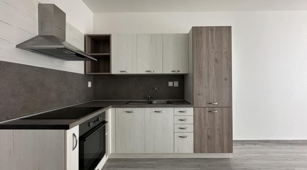 Slnečný 3 izbový byt na predaj-Parkovacie státie grátis