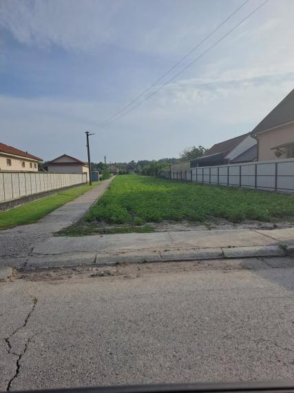 Záhrada vo výmere 1000 m2, Baloň