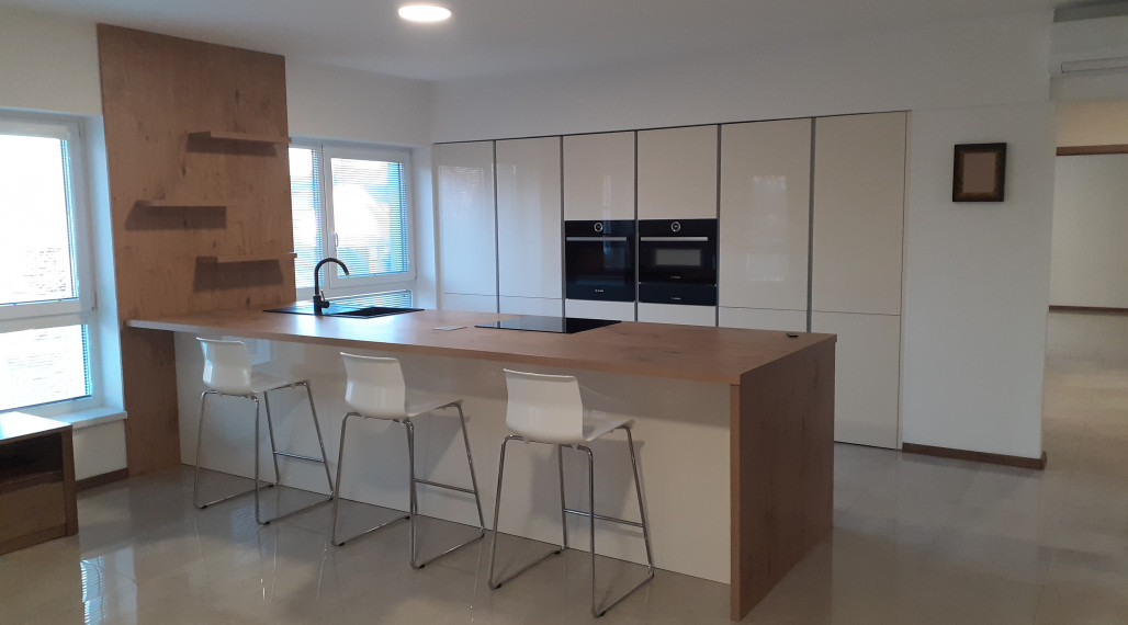 Prenájom priestranného 3i bytu 110m2 v Šamoríne časť Čilistov