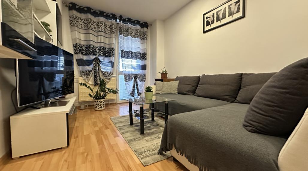 ZÍŽENÁ CENA. Na predaj  3-izbový byt s loggiou