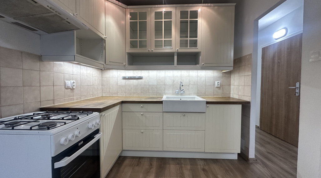 REZERVOVANÉ. Na predaj 3 izbový byt s loggiou