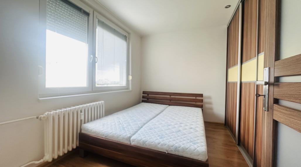 Slnečný 3 izbový byt v obľúbenej lokalite na predaj