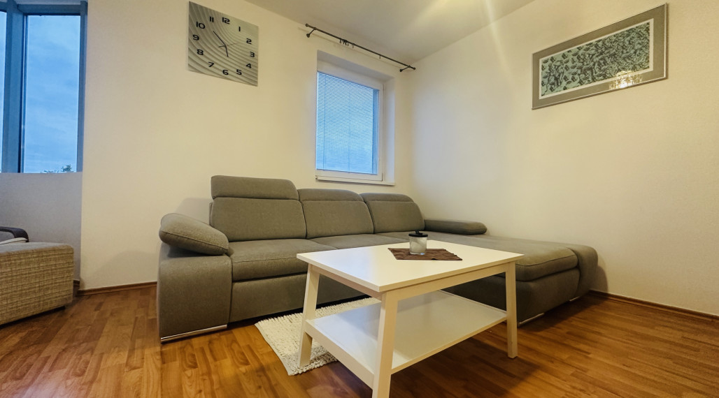 2-izbový byt na prenájom v centre Galanty s garážovým státím