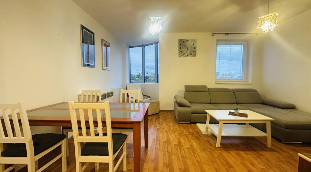 2-izbový byt na prenájom v centre Galanty s garážovým státím