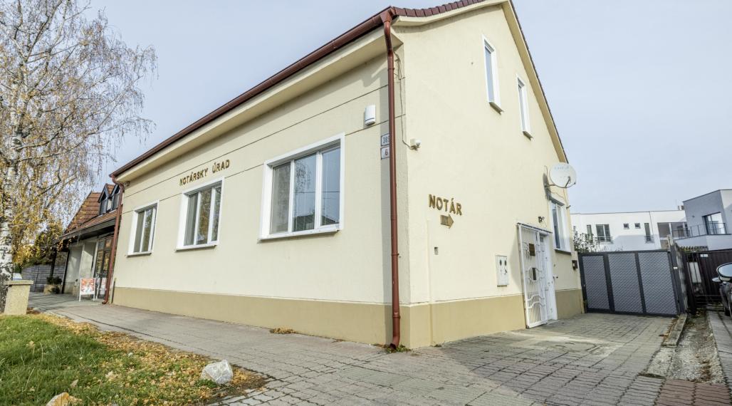Rodinný dom s multifunkčným využitím v  centre Galanty