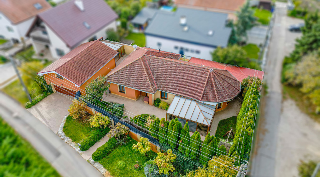 MODERNÝ DIZAJN A VEĽKOLEPÝ PRIESTOR