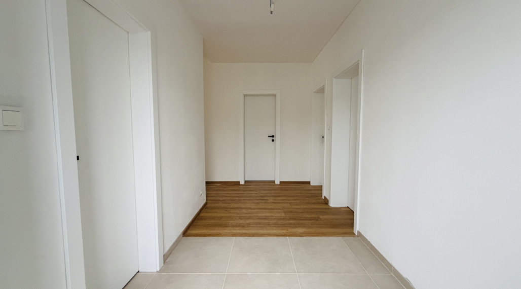 4-IZBOVÝ RODINNÝ DOM NA PREDAJ V NOVEJ LOKALITE - TOPOĽNICA