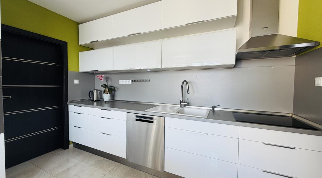 Na predaj slnečný 3 izbový byt v obľúbenej lokalite