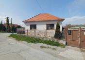 Nasťahujte sa bez starostí, bez nutnosti rekonštrukcie! 4 izbový rodinný dom s garážou v Gabčíkove - fotografia 3