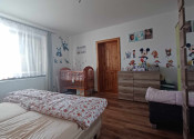 Nasťahujte sa bez starostí, bez nutnosti rekonštrukcie! 4 izbový rodinný dom s garážou v Gabčíkove - fotografia 17