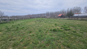 Stavebný pozemok - fotografia 1
