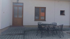 Nasťahujte sa bez starostí, bez nutnosti rekonštrukcie! 4 izbový rodinný dom s garážou v Gabčíkove - fotografia 11