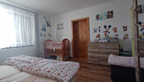 Nasťahujte sa bez starostí, bez nutnosti rekonštrukcie! 4 izbový rodinný dom s garážou v Gabčíkove - fotografia 17