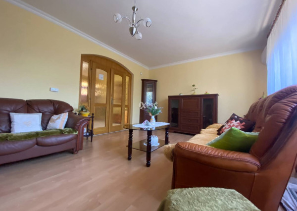 ZNÍŽENÁ CENA!NA PREDAJ RODINNÝ DOM PRIAMO V CENTRE