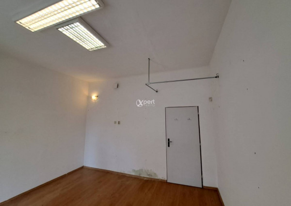  NA PRENÁJOM obchodný priestor, obchod na Hlavnej ceste VRAKÚŇ