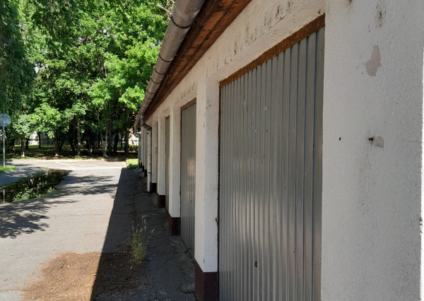 Predaj murovaná garáž v Šamoríne