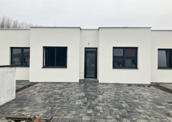 PREDAJ - 4 izbový radový rodinný dom Dunajská Streda