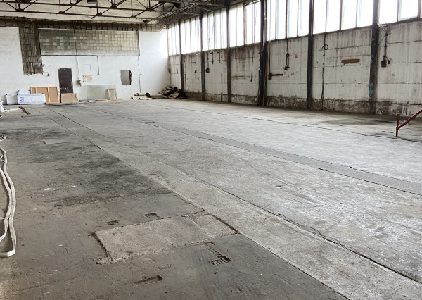 Na prenájom spevnené plochy, garáže, parkoviská