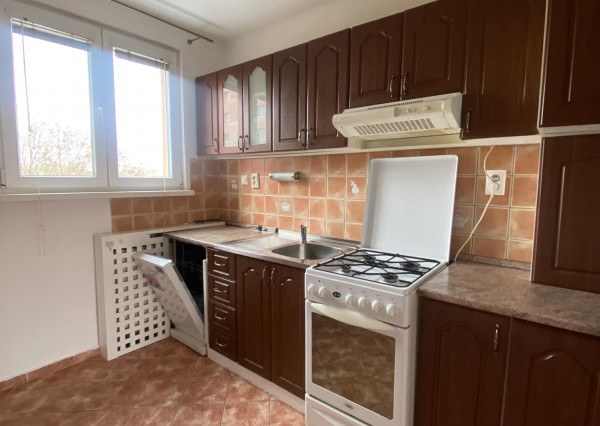 Na prenájom  3 izbový byt s balkónom  v centre mesta Dunajská Streda/ Rybný trh/sídlisko Východ