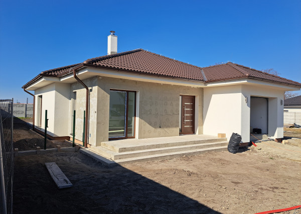 Na predaj nadštandardný štvorizbový rodinný dom s garážou