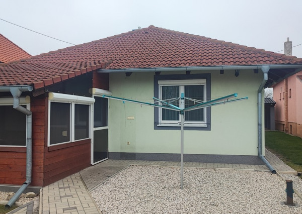 Pohodlné bývanie v modernom dome s priestranným pozemkom