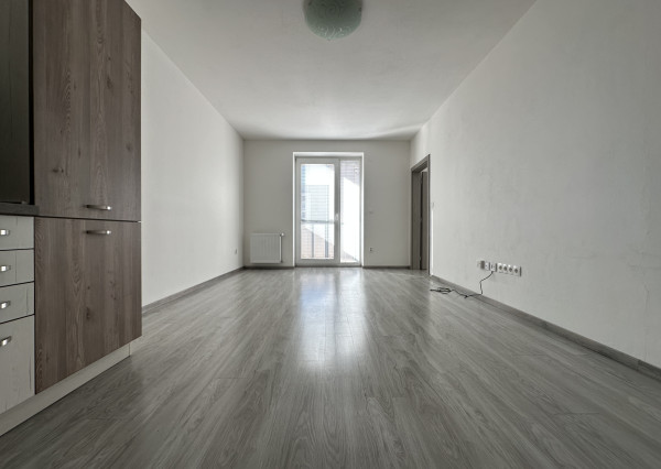 Slnečný 3 izbový byt na predaj-Parkovacie státie grátis