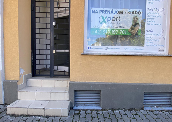 Na prenájom obchodný priestor 30 m2 v centre mesta Dunajská Streda