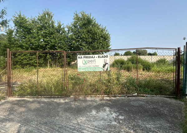 ZľAVA !! Predám stavebný pozemok v Gabčíkove  /  95 000,-€