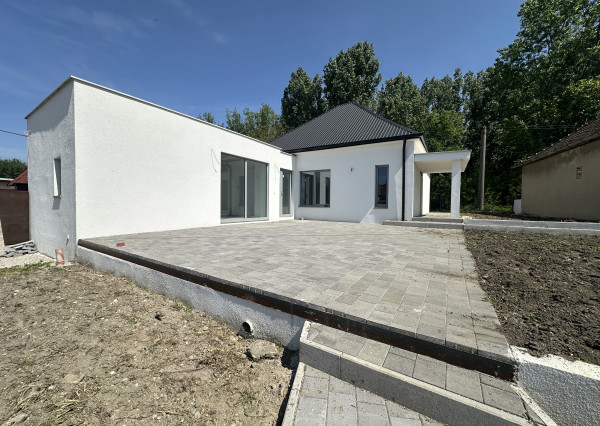 Úžasný Rodinný Dom v obci Tomášikovo